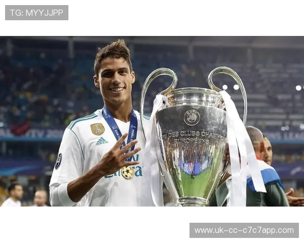 绿茵场传奇落幕见证足球球星荣耀退役瞬间